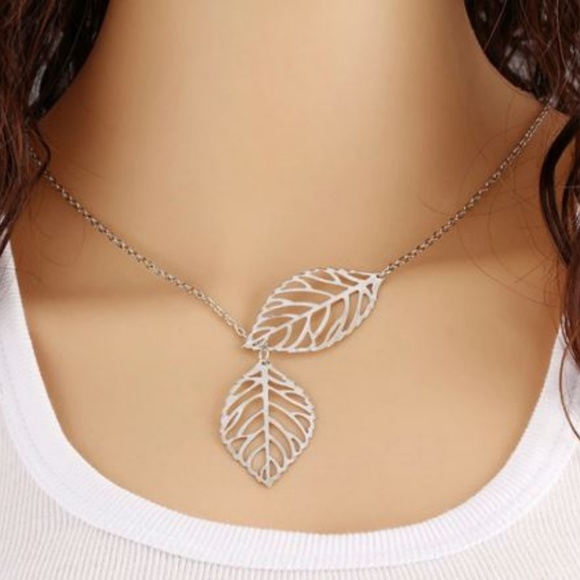 🔥2 for$15🔥 Layered Leaf Necklace Gold and Silver - Picture 3 of 8